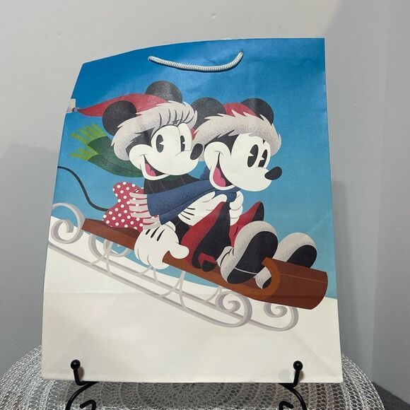 Hallmark Mickey and Minnie Mouse Holiday Gift Bags set of 8 NWT - Picture 5 of 12